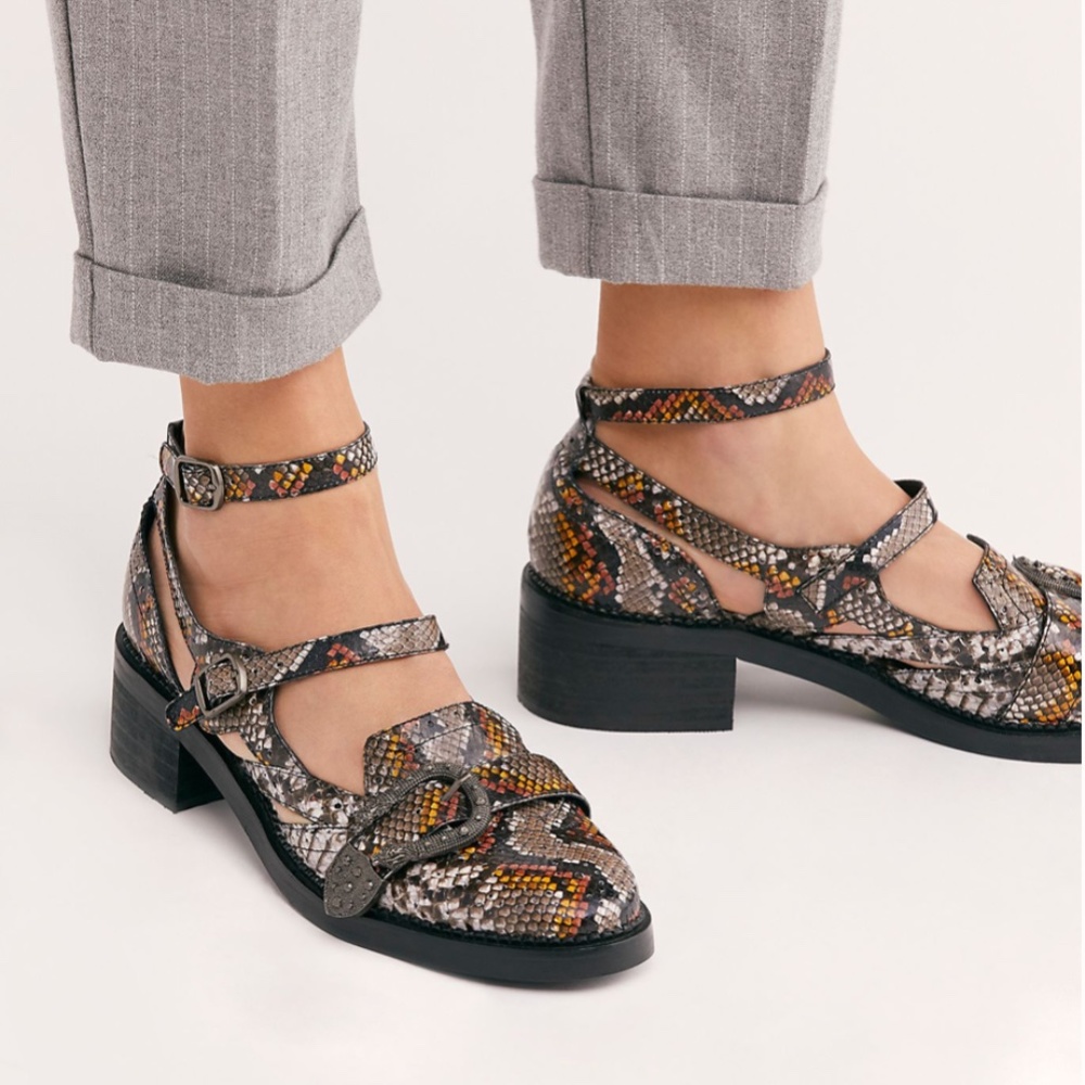 Thunderbird Oxford in Snake